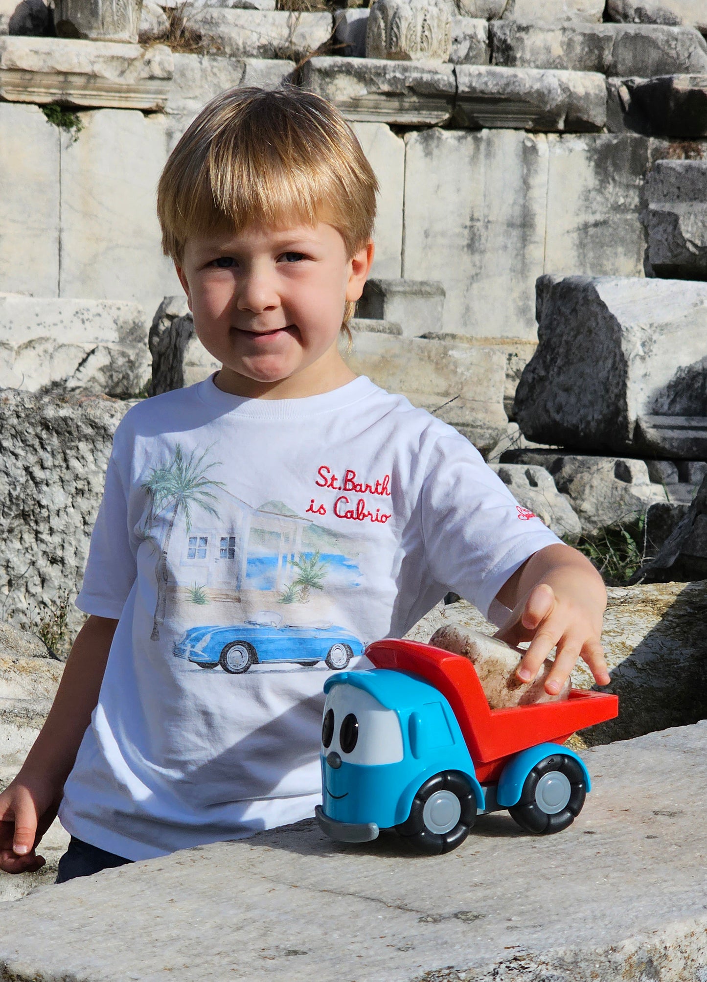 Leo The Truck 7" Toy